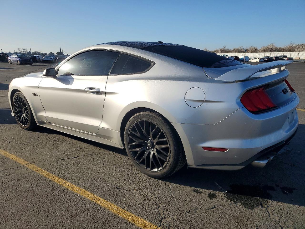 2019 Ford Mustang Gt - zdjęcie 2