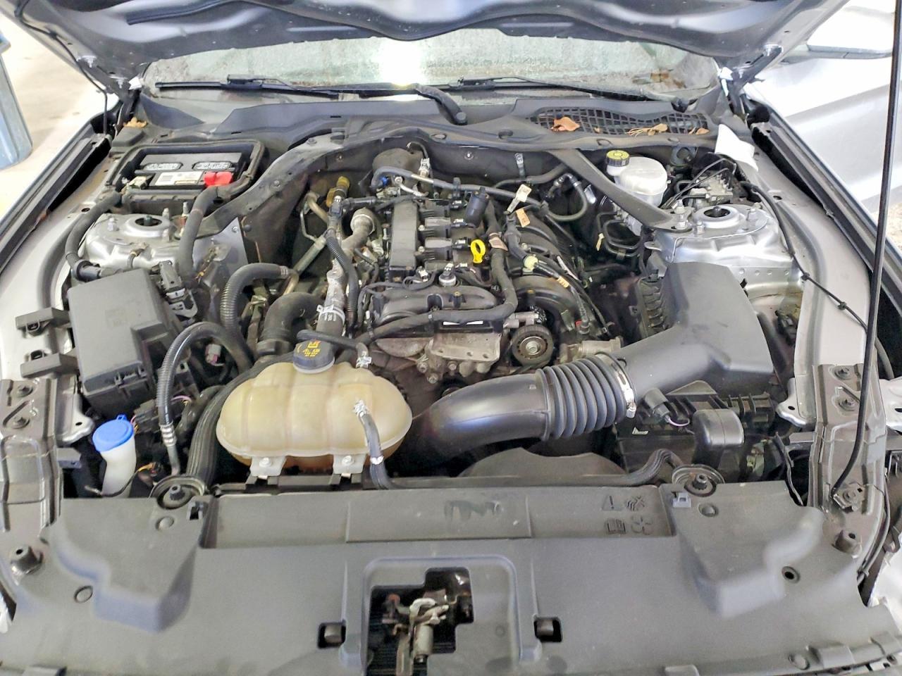 2022 Ford Mustang - zdjęcie 11