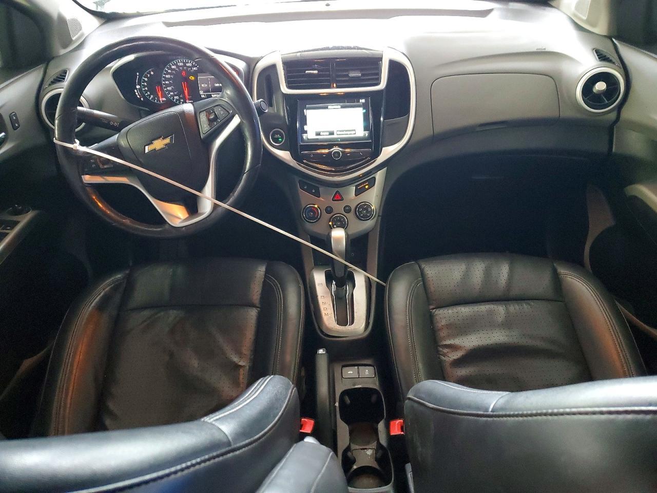 2017 Chevrolet Sonic Premier - zdjęcie 8