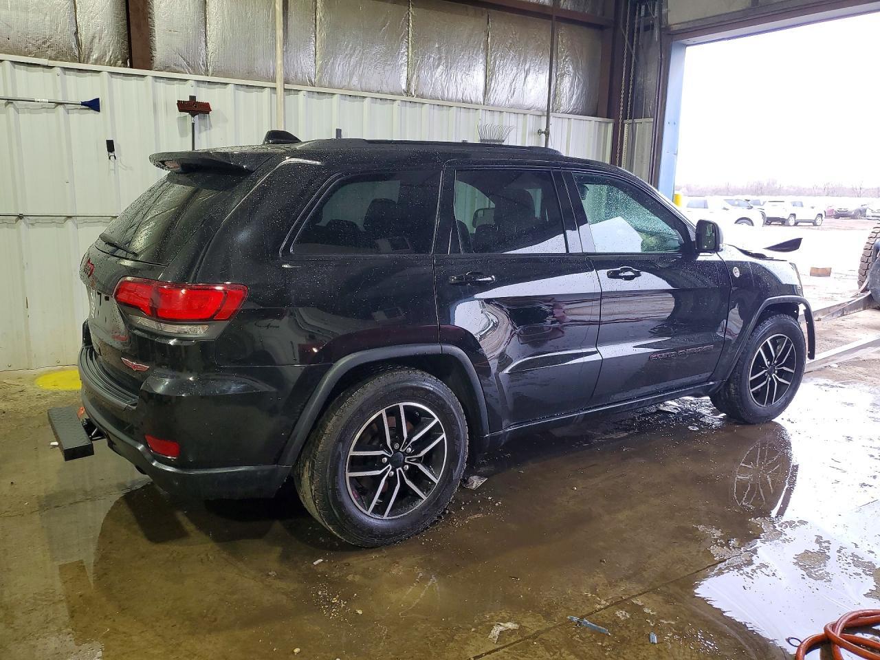 2021 Jeep Grand Cherokee Trailhawk - zdjęcie 3