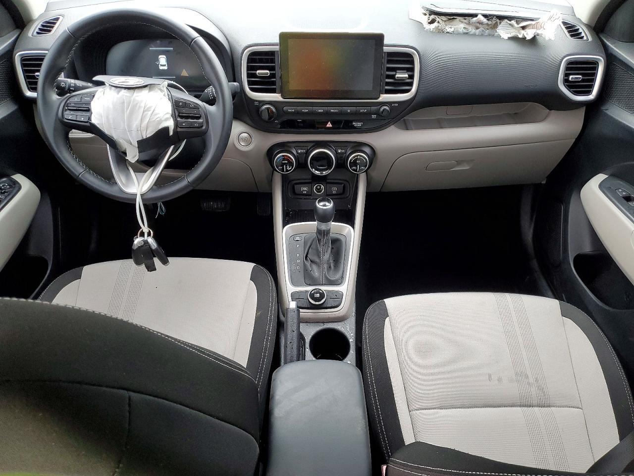 2025 Hyundai Venue Sel - zdjęcie 8