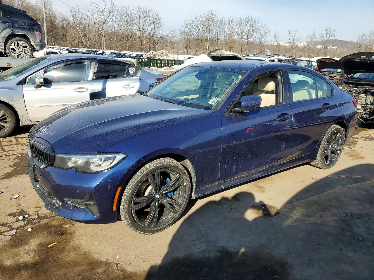 2020 BMW Seria 3 330i - zdjęcie główne