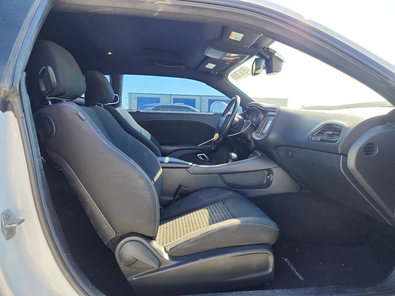 2015 Dodge Challenger Sxt - zdjęcie 10