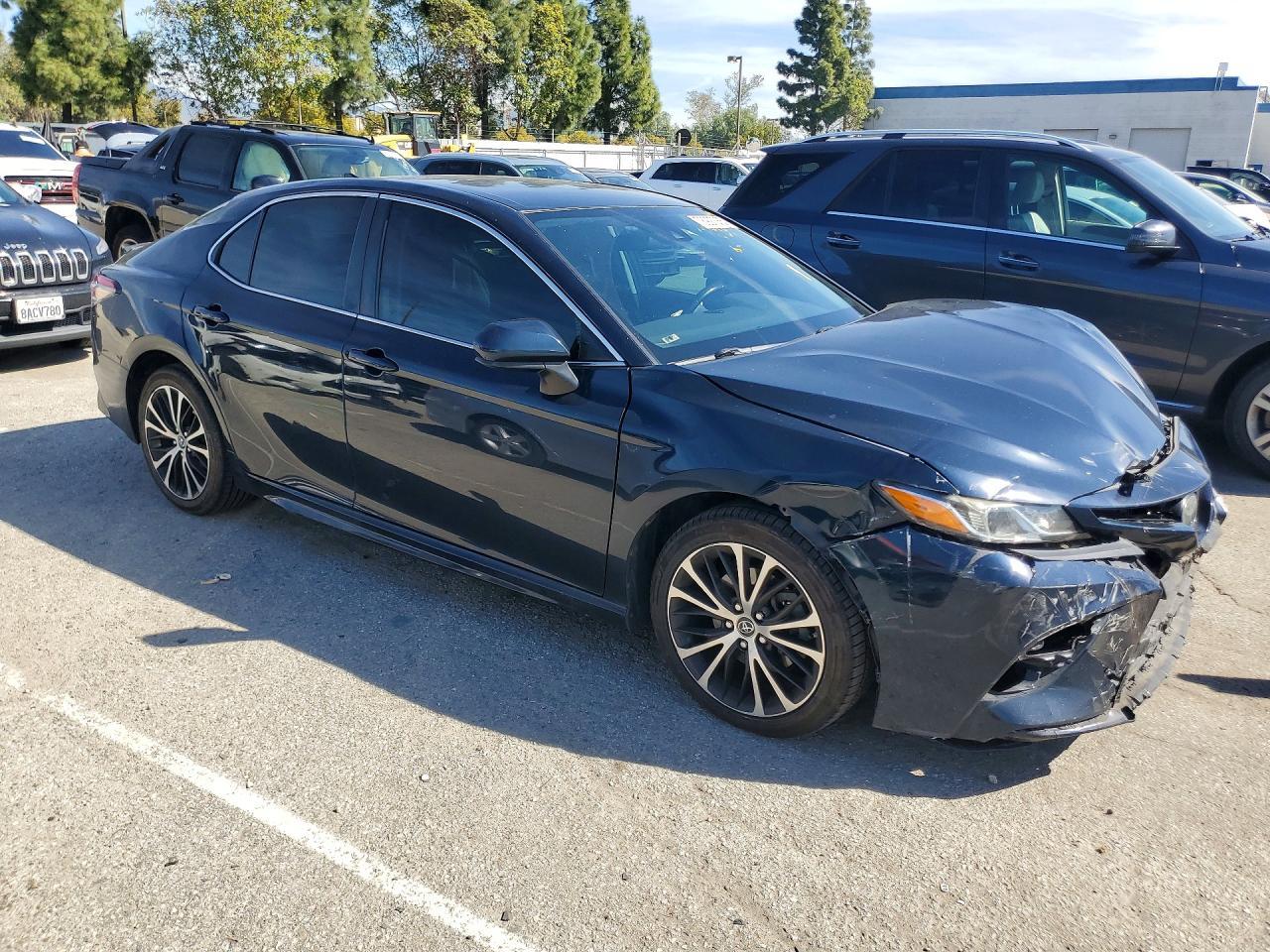 2019 Toyota Camry Se - zdjęcie 4