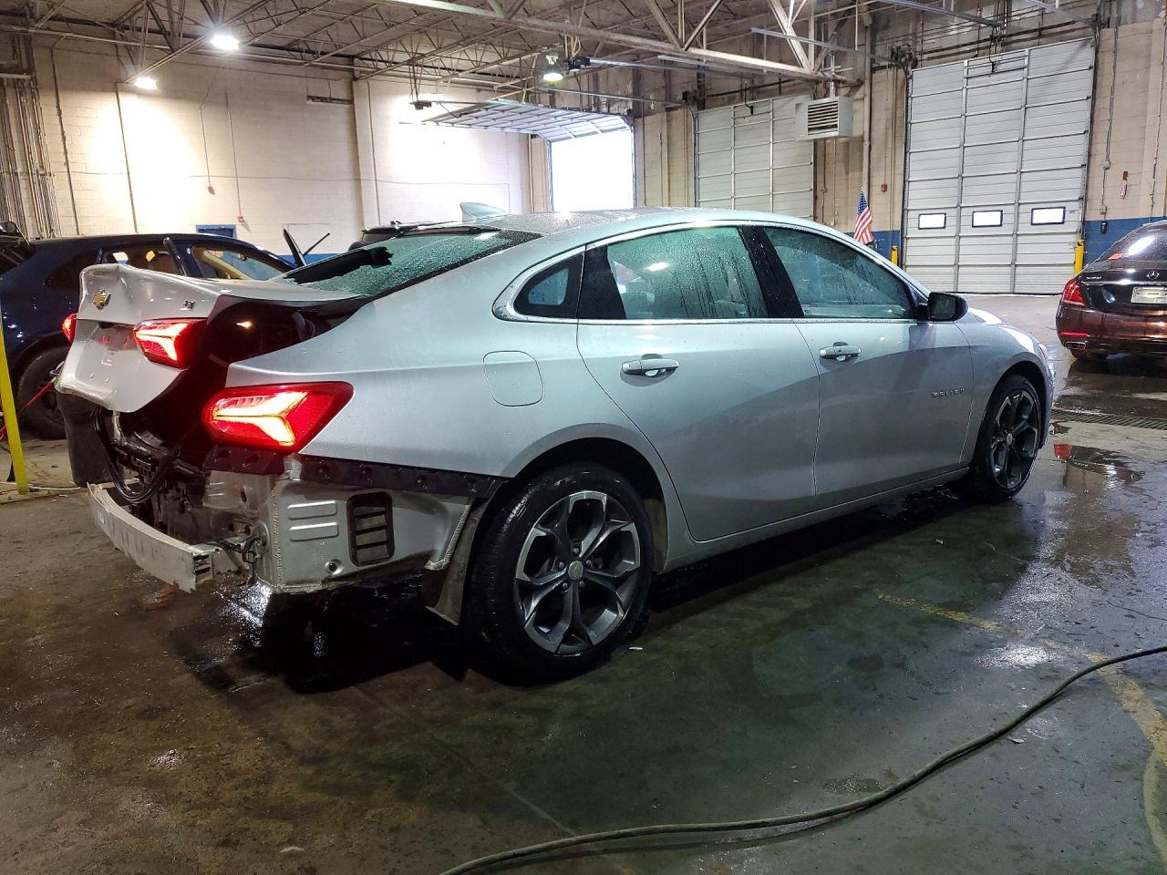 2022 Chevrolet Malibu Lt - zdjęcie 3