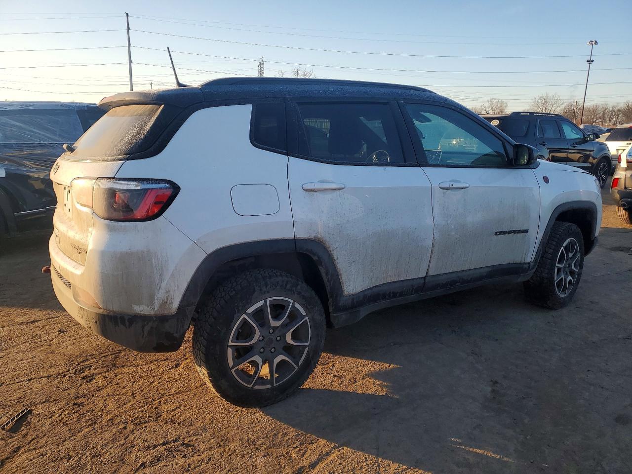 2024 Jeep Compass Trailhawk - zdjęcie 3