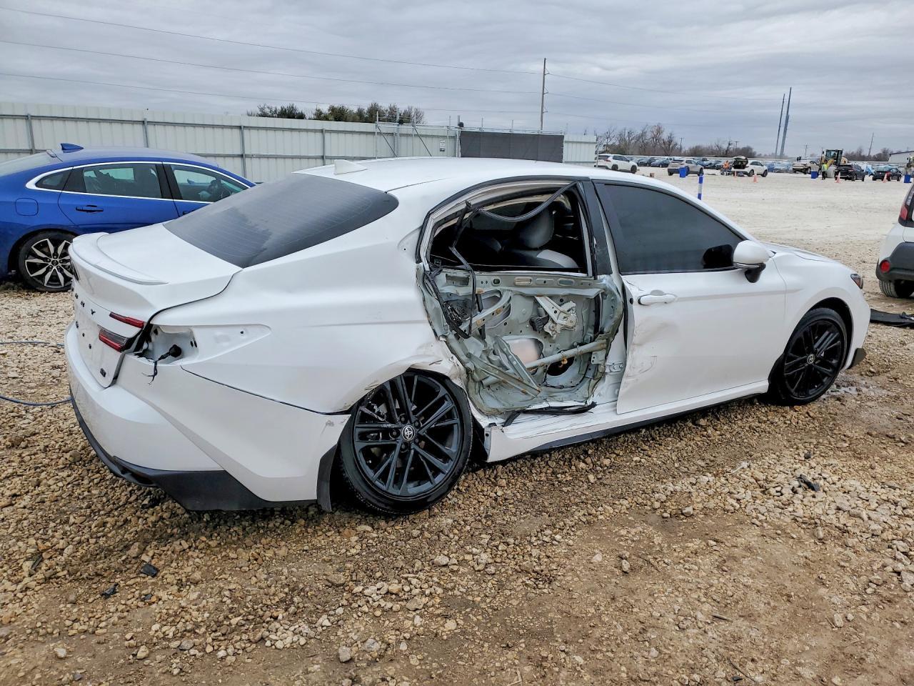 2026 Toyota Camry Se - zdjęcie 3