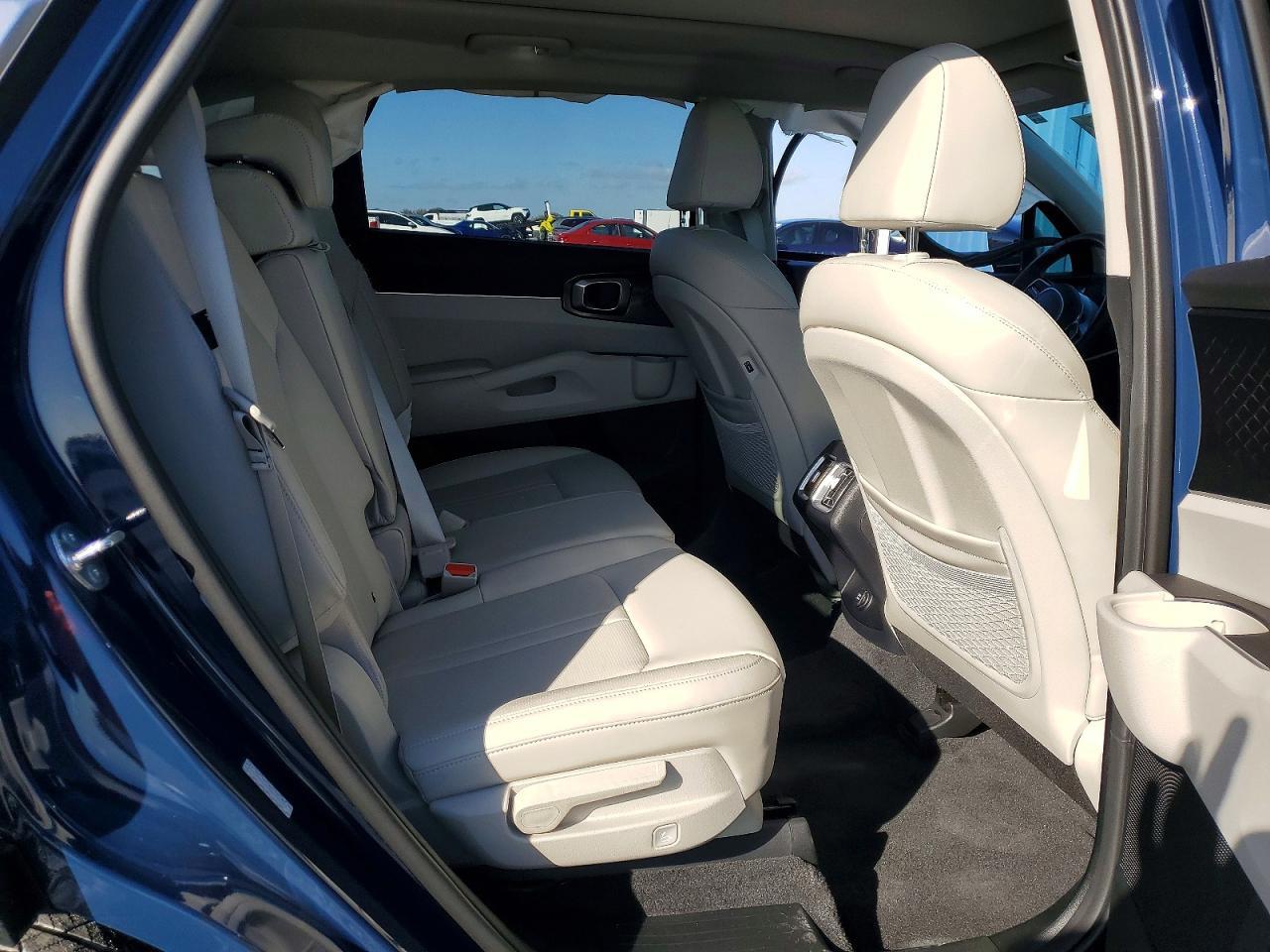 2025 Kia Sorento S - zdjęcie 11