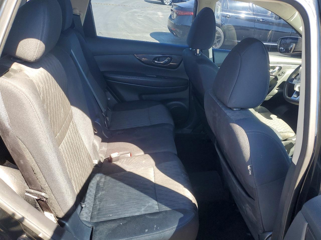 2018 Nissan Rogue S - zdjęcie 11