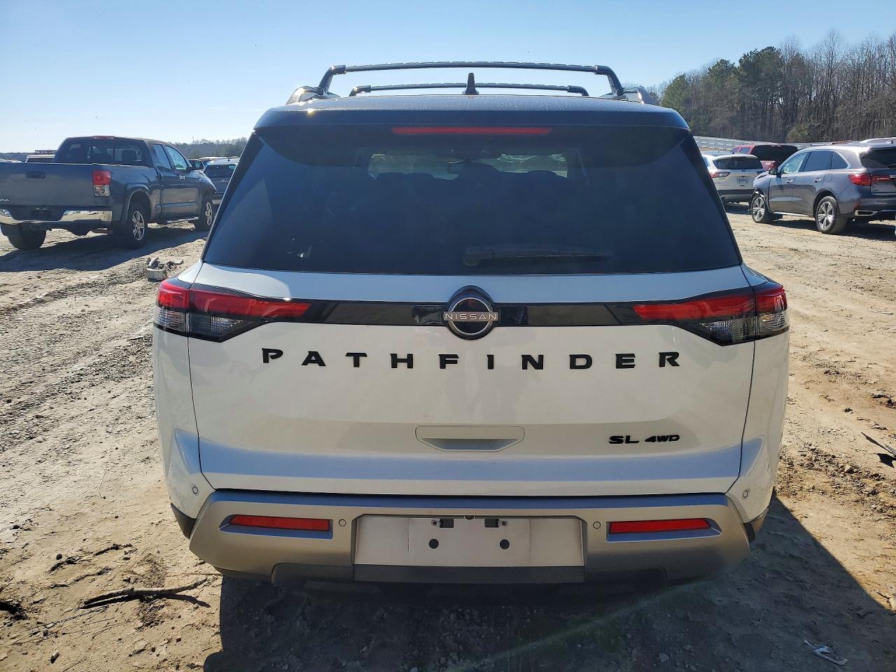 2022 Nissan Pathfinder Sl - zdjęcie 6