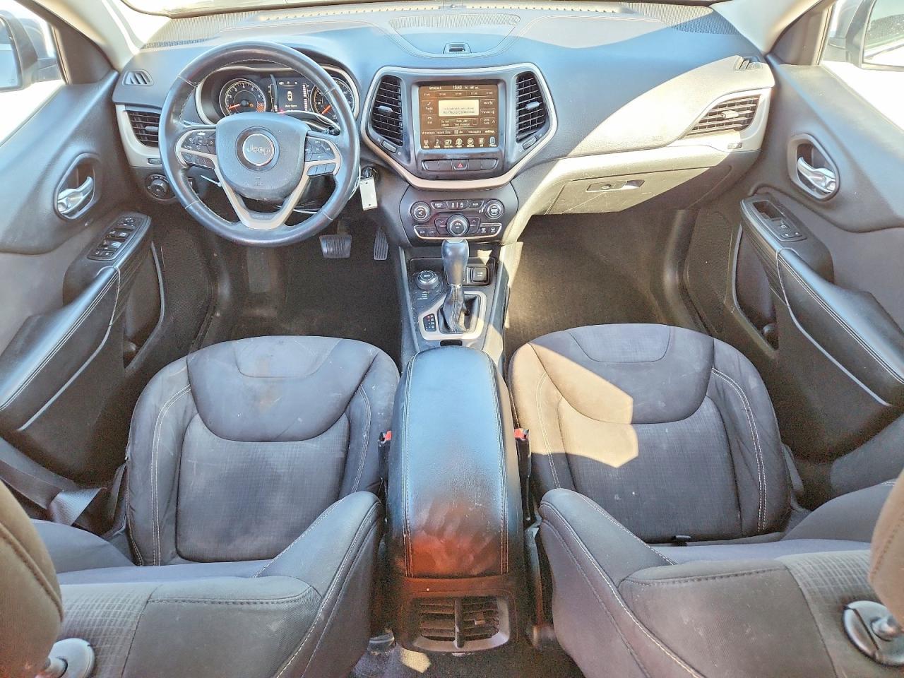 2015 Jeep Cherokee Latitude - zdjęcie 8