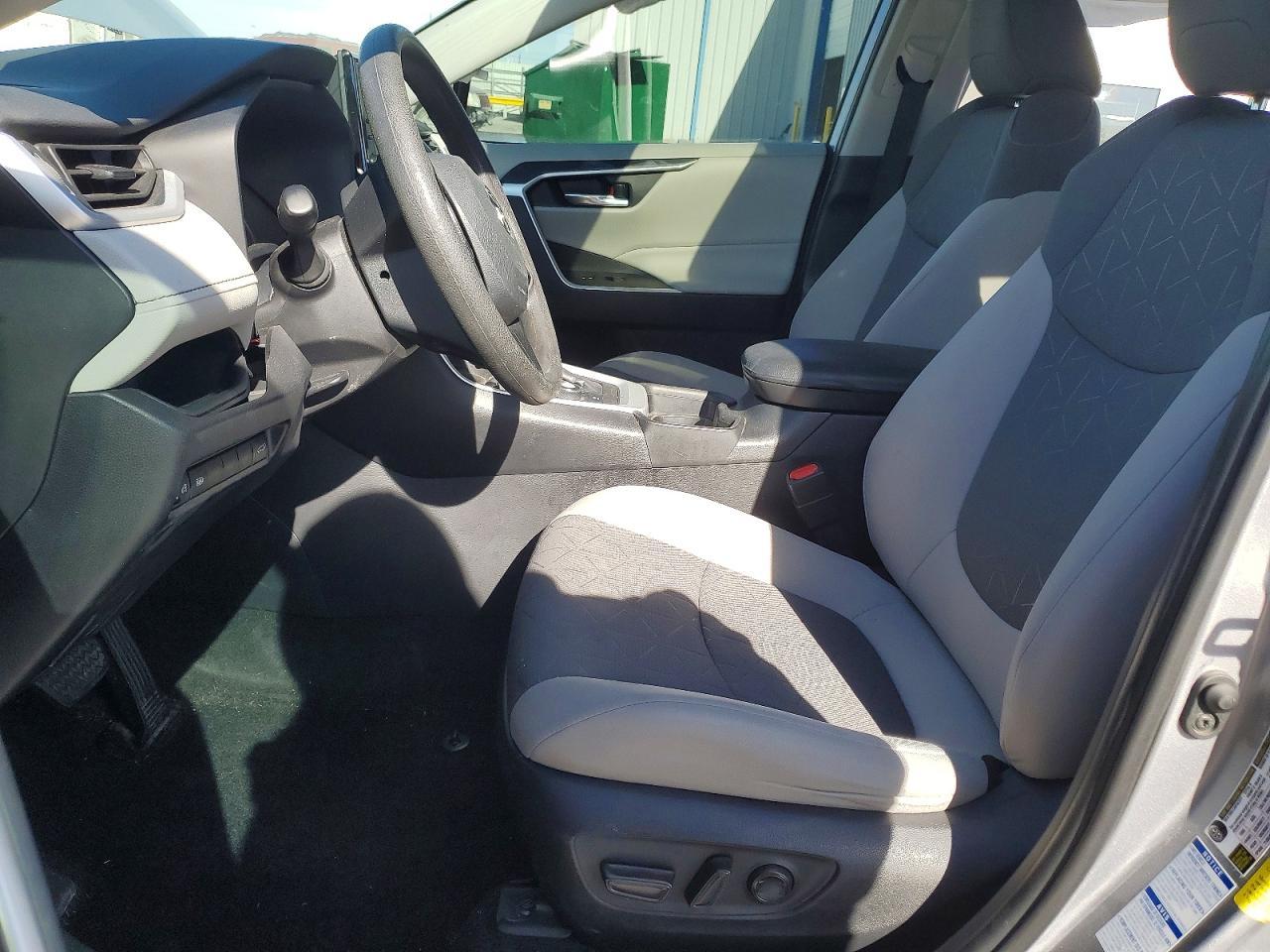 2021 Toyota Rav4 Xle - zdjęcie 7