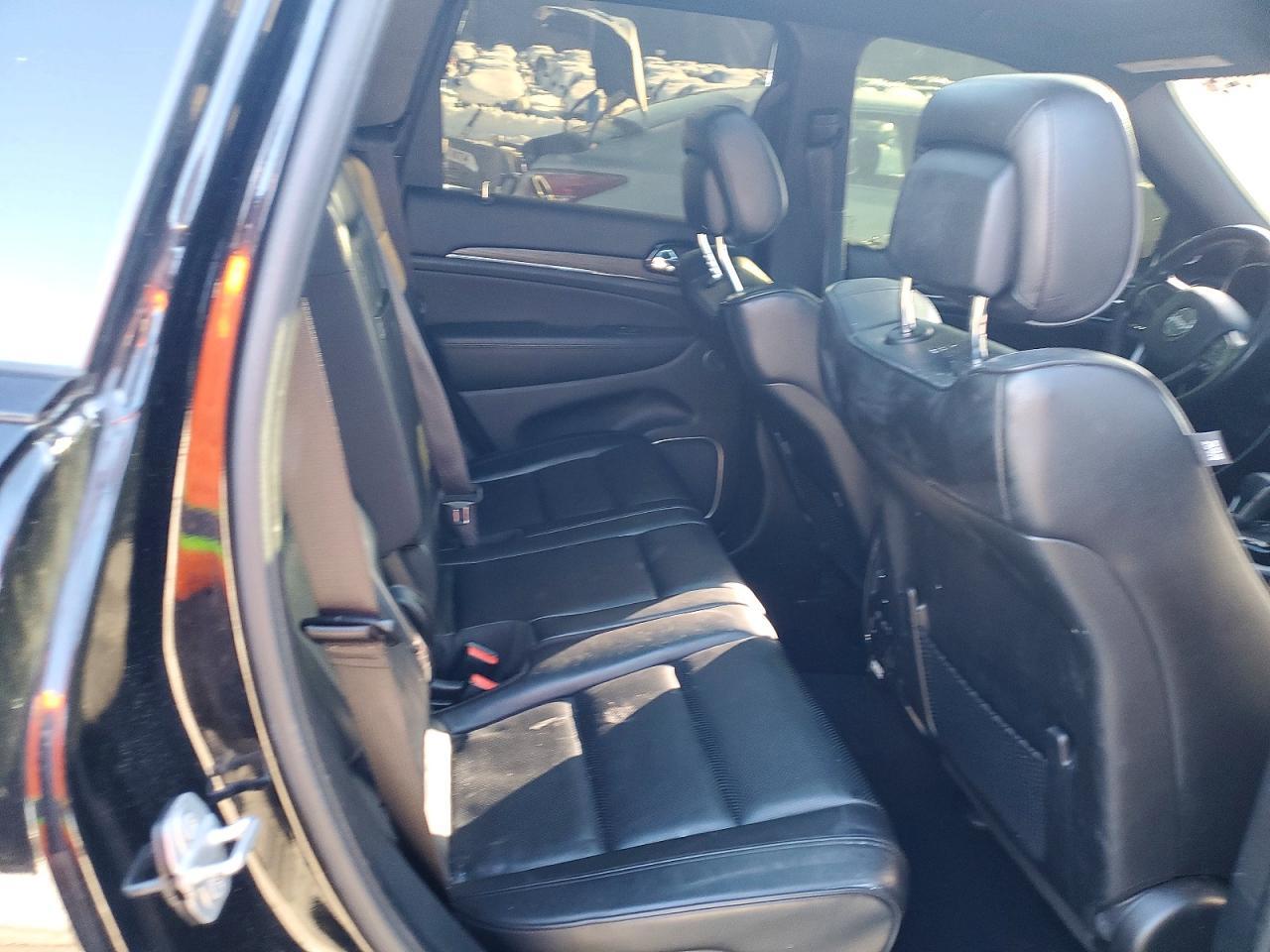 2019 Jeep Grand Cherokee Overland - zdjęcie 11