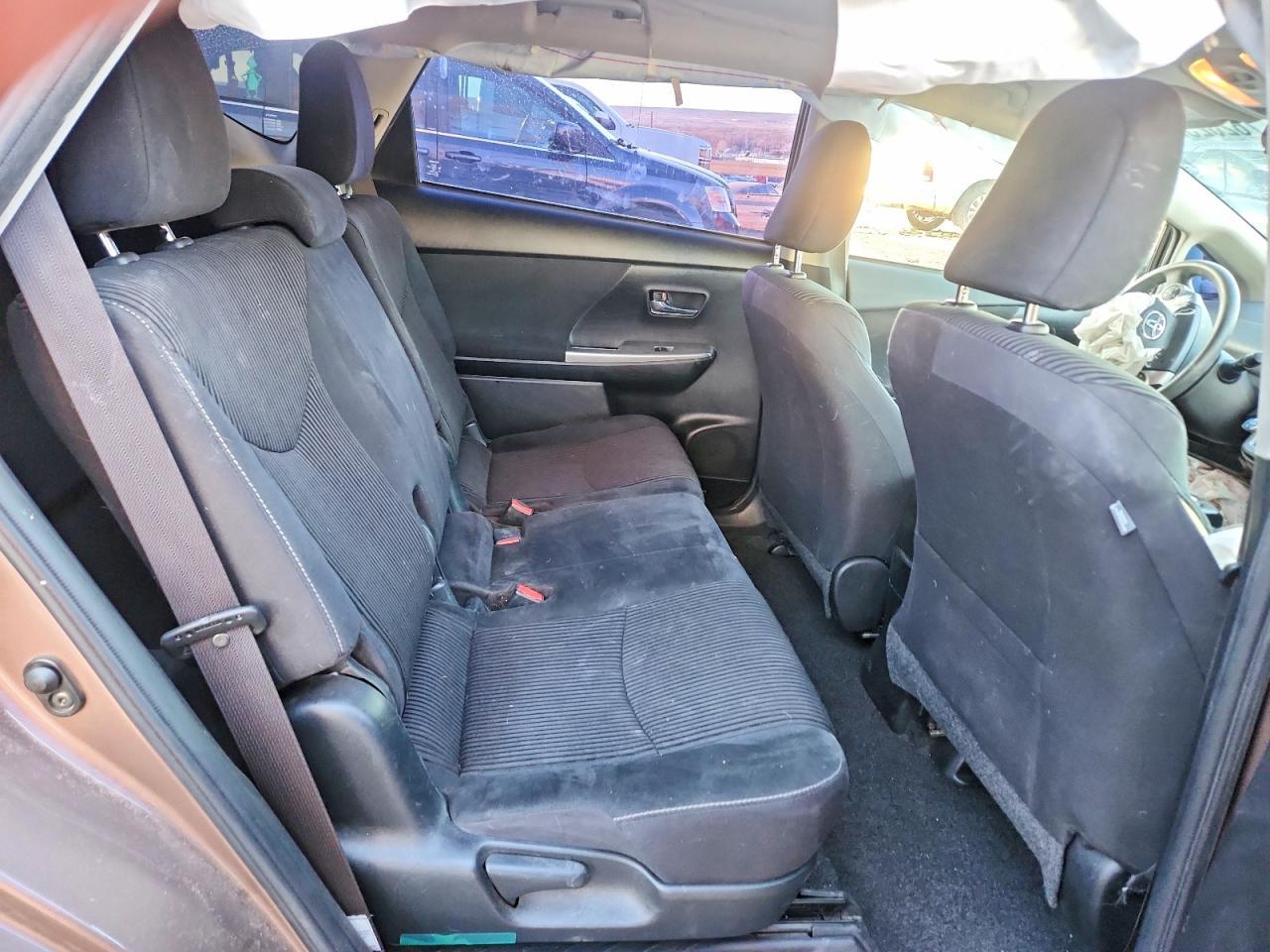 2017 Toyota Prius V Two - zdjęcie 10