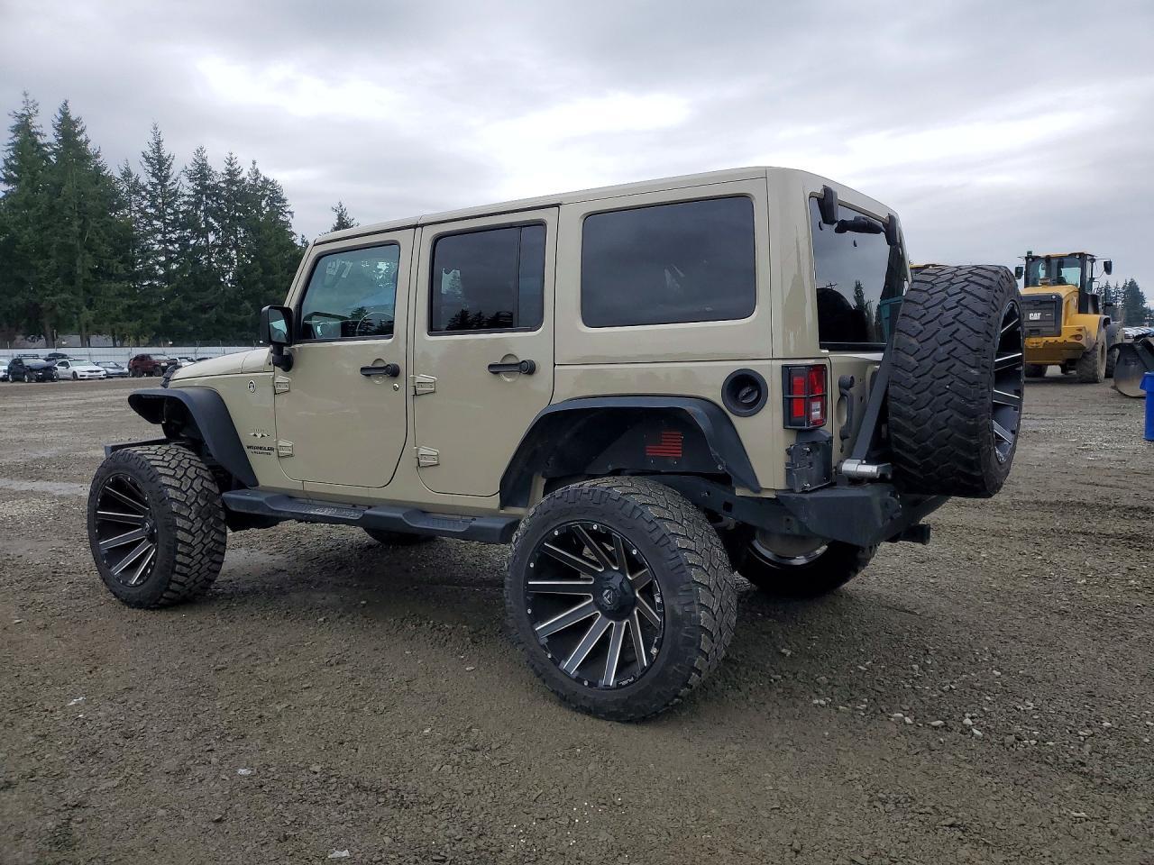 2017 Jeep Wrangler Unlimited Sahara - zdjęcie 2