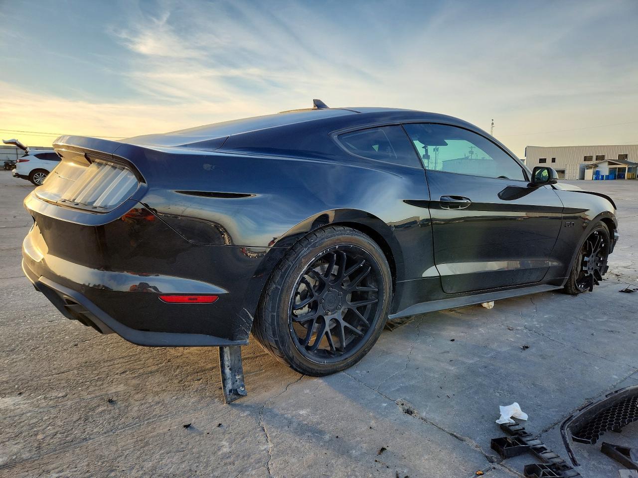 2022 Ford Mustang Gt - zdjęcie 3