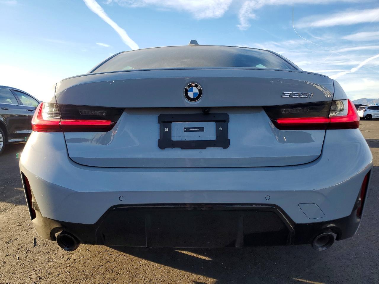 2025 BMW 330I - zdjęcie 6