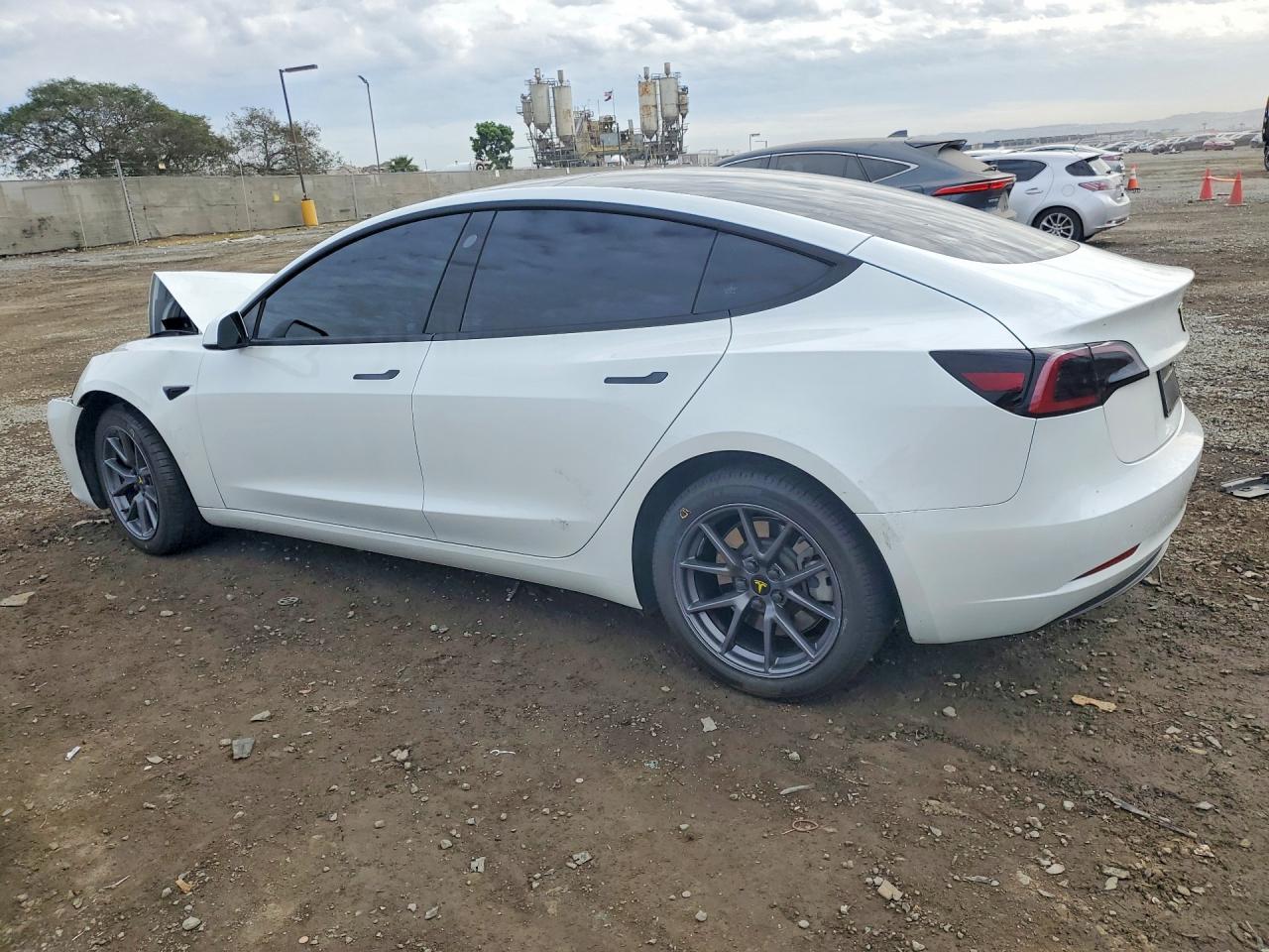 2022 Tesla Model 3 - zdjęcie 2