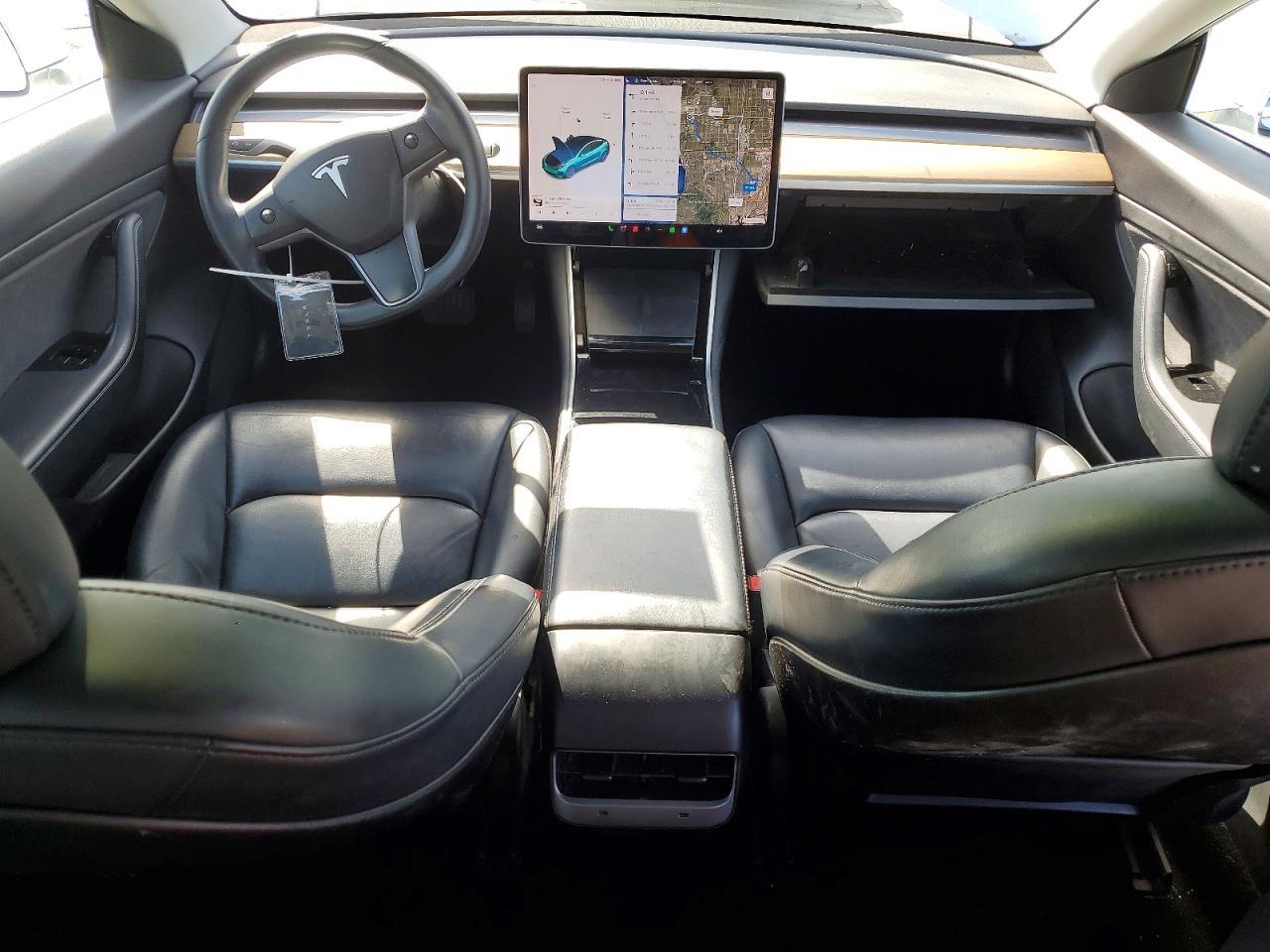 2020 Tesla Model 3 - zdjęcie 8
