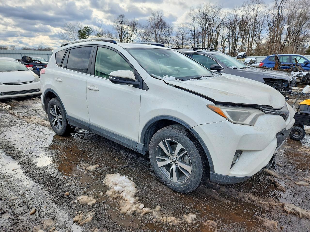 2016 Toyota Rav4 Xle - zdjęcie 4