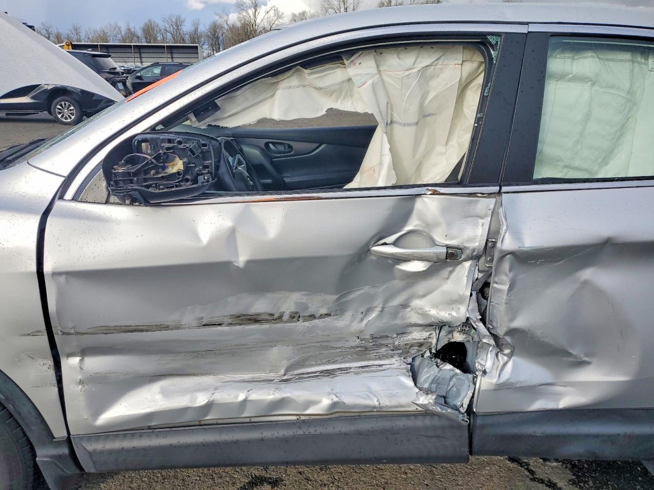 2020 Nissan Rogue Sport S - zdjęcie 7