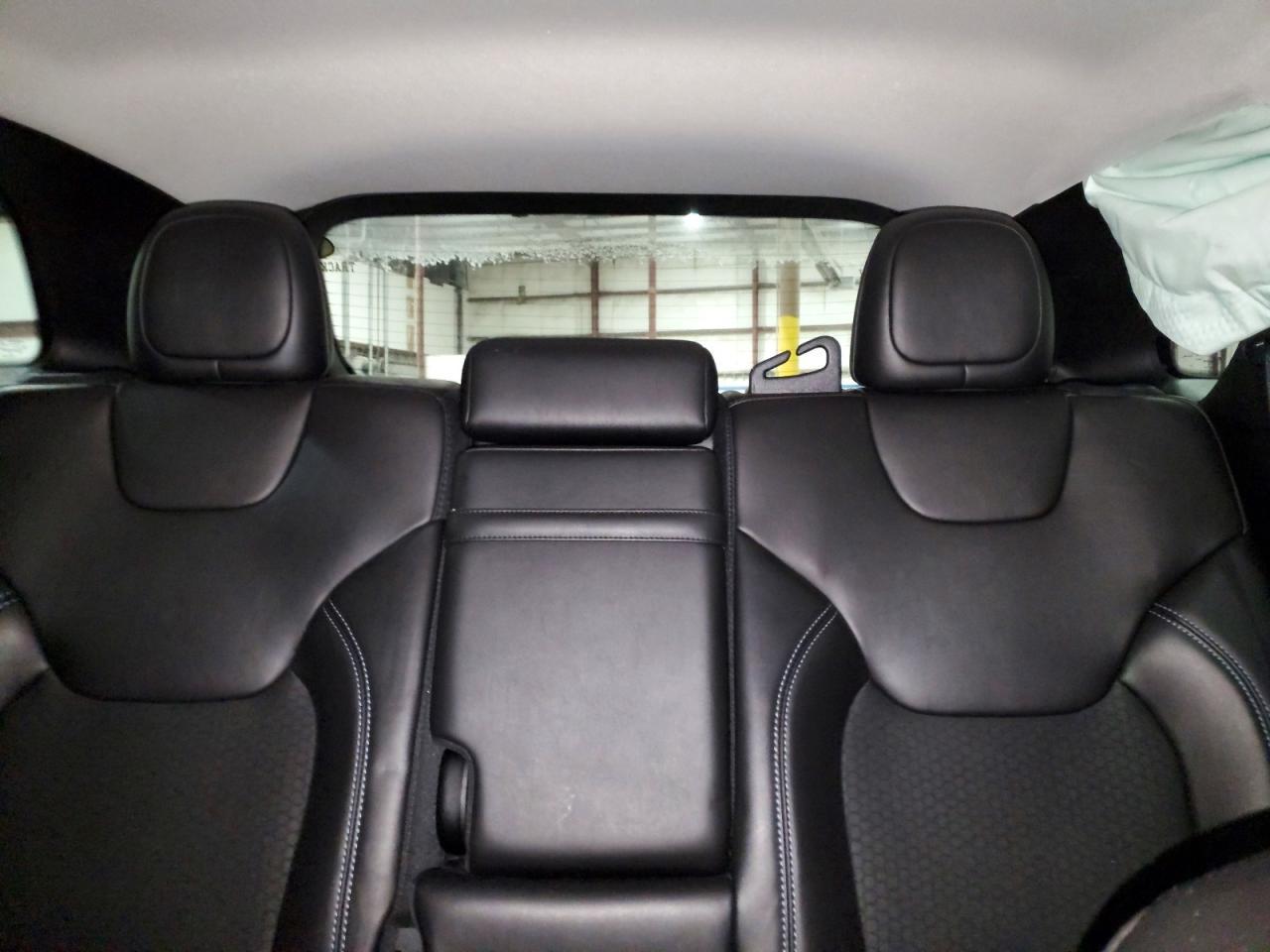 2019 Jeep Cherokee Latitude Plus - zdjęcie 10