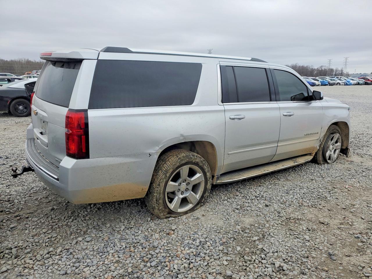 2020 Chevrolet Suburban C1500 Premier - zdjęcie 3