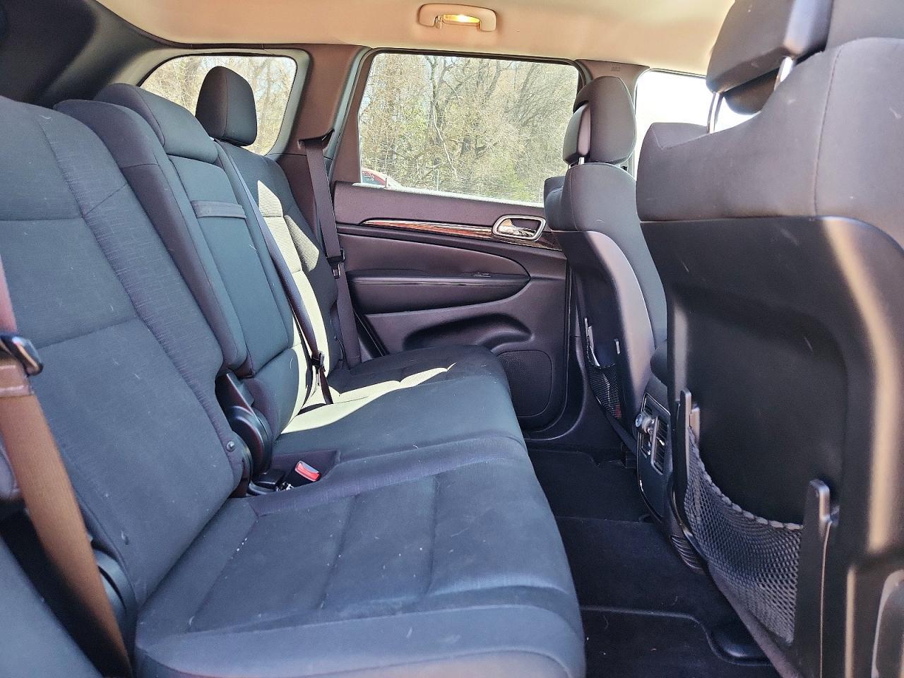 2013 Jeep Grand Cherokee Laredo - zdjęcie 10