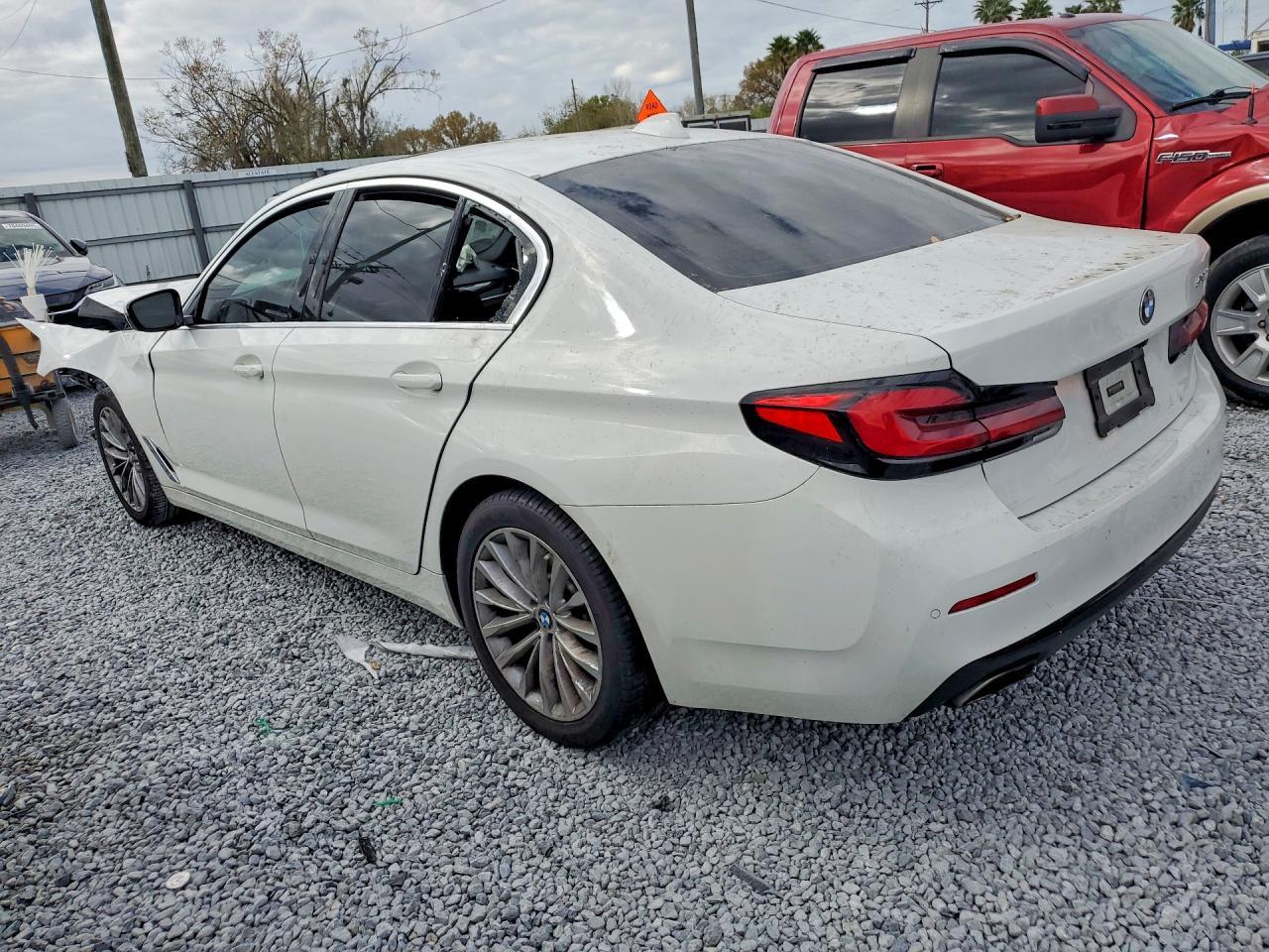 2021 BMW 530 I - zdjęcie 2