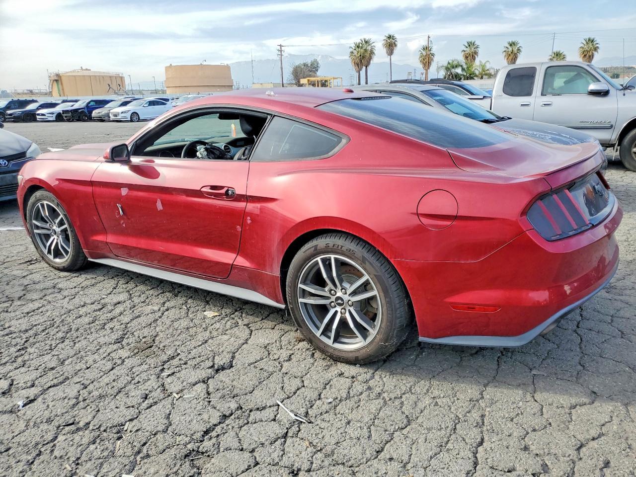 2016 Ford Mustang - zdjęcie 2
