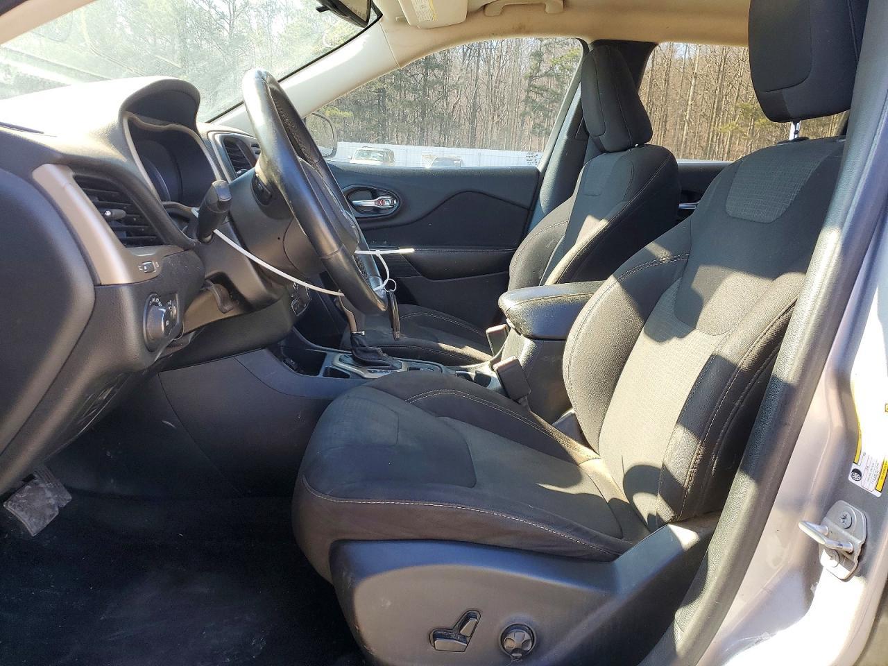 2016 Jeep Cherokee Latitude - zdjęcie 7