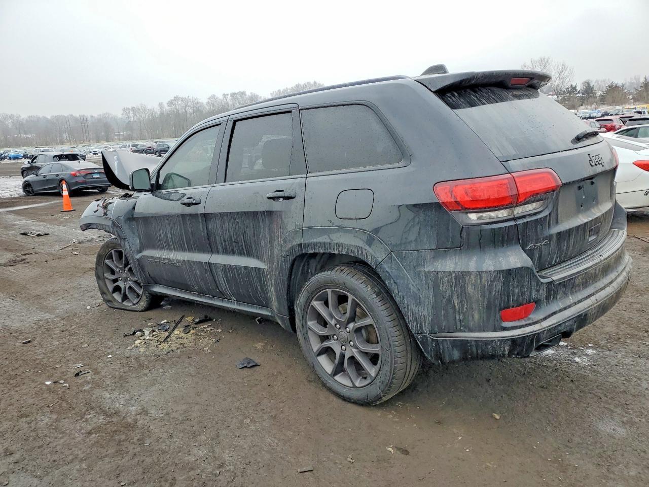 2021 Jeep Grand Cherokee Overland - zdjęcie 2