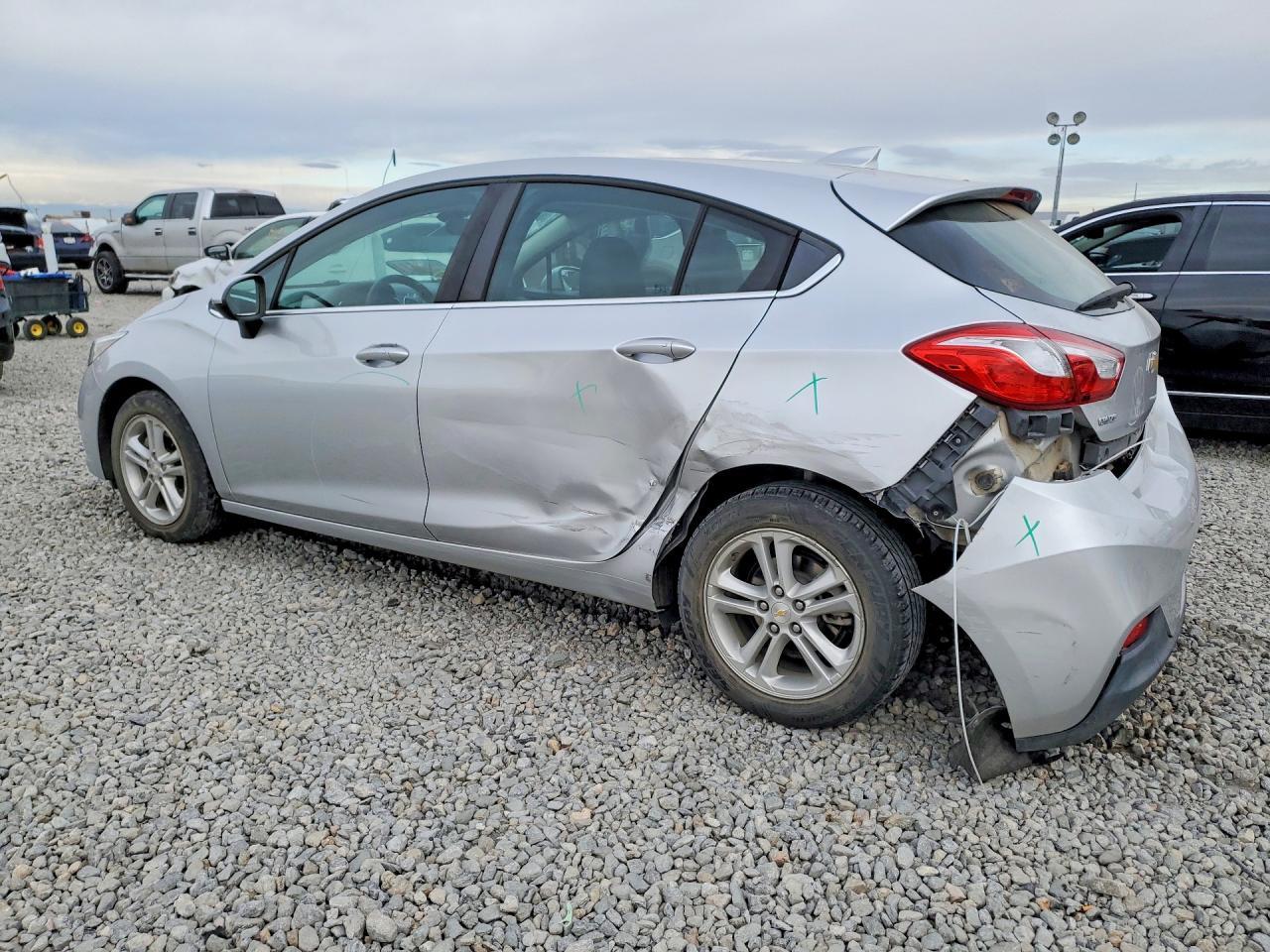 2018 Chevrolet Cruze Lt - zdjęcie 2