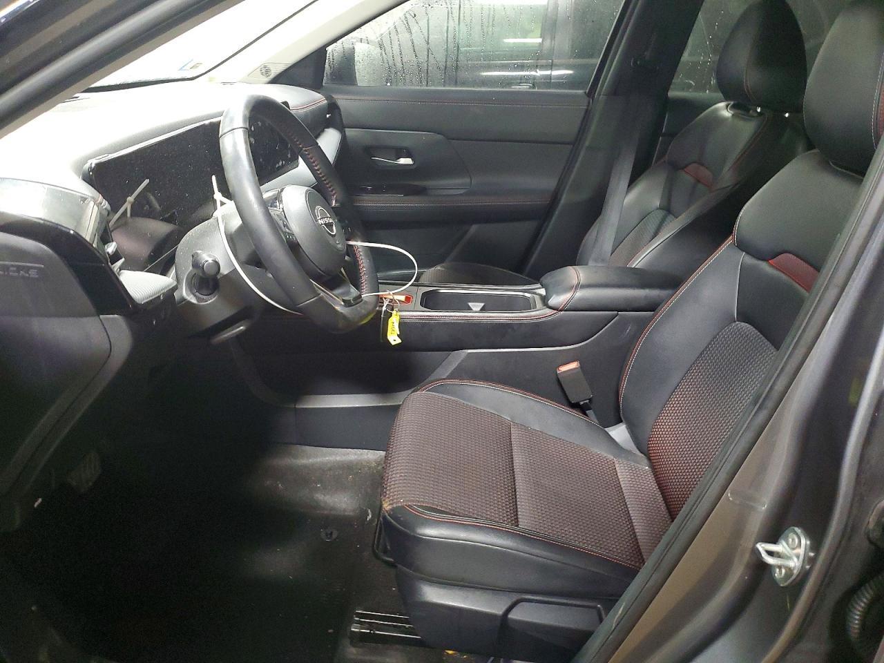 2025 Nissan Kicks Sr - zdjęcie 7