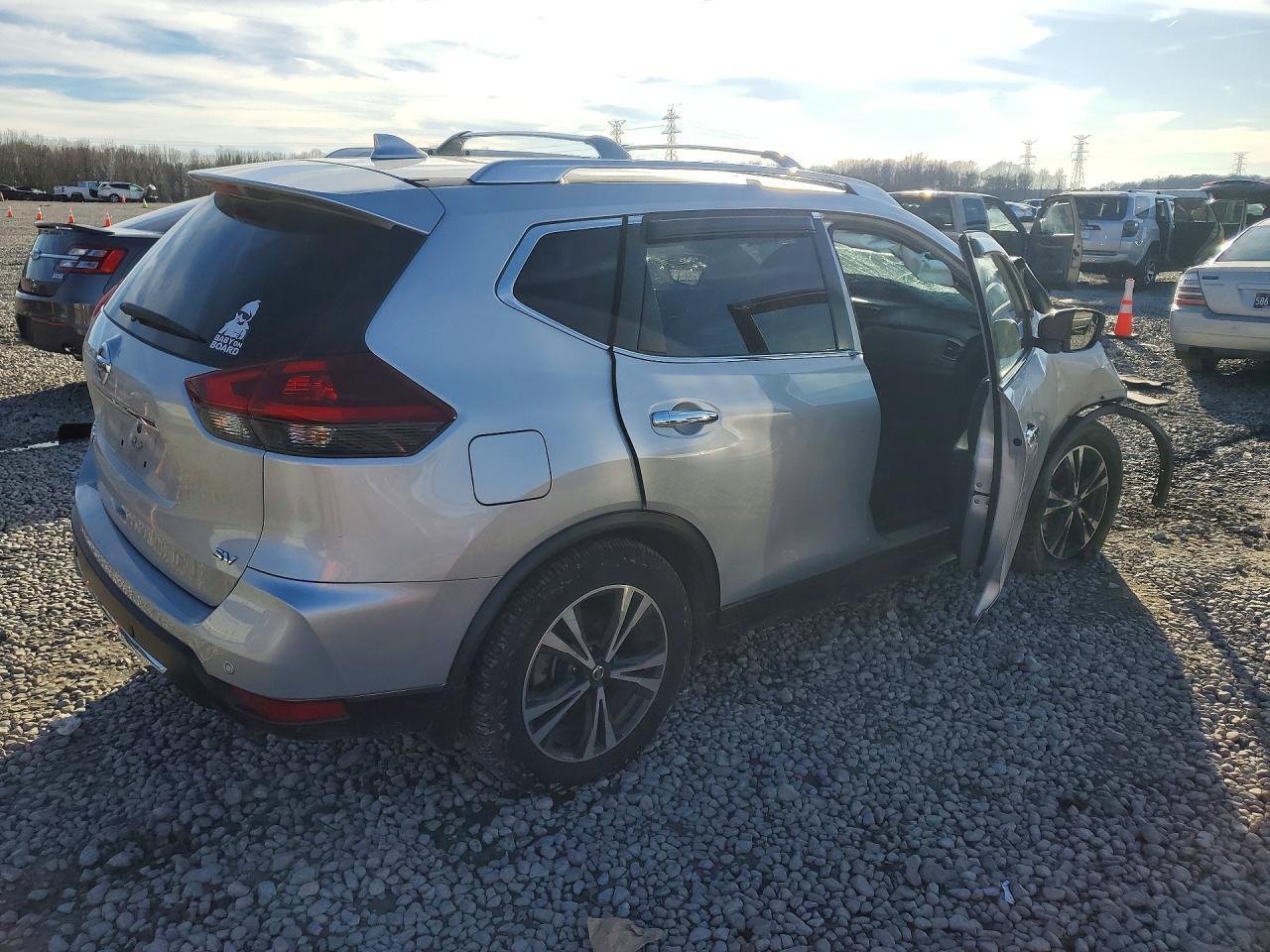 2020 Nissan Rogue Sv - zdjęcie 3