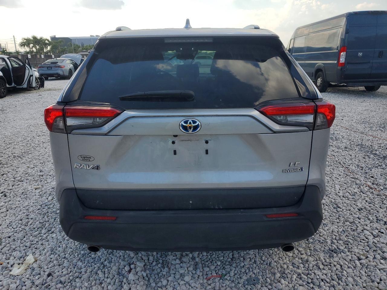 2024 Toyota Rav4 Hybrid Le - zdjęcie 6