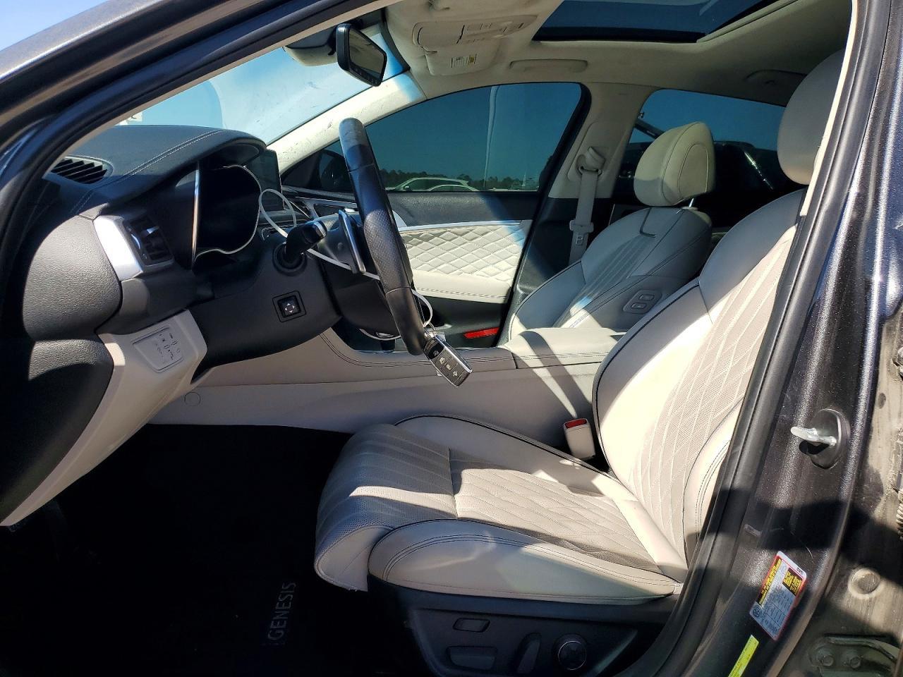 2021 Genesis G70 2.0T - zdjęcie 7