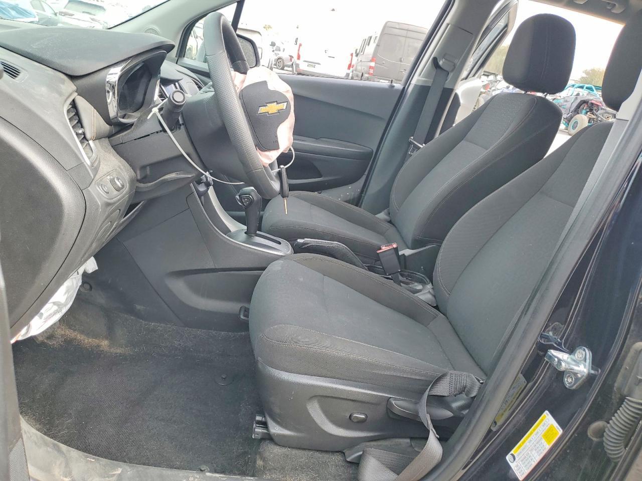 2022 Chevrolet Trax Ls - zdjęcie 7