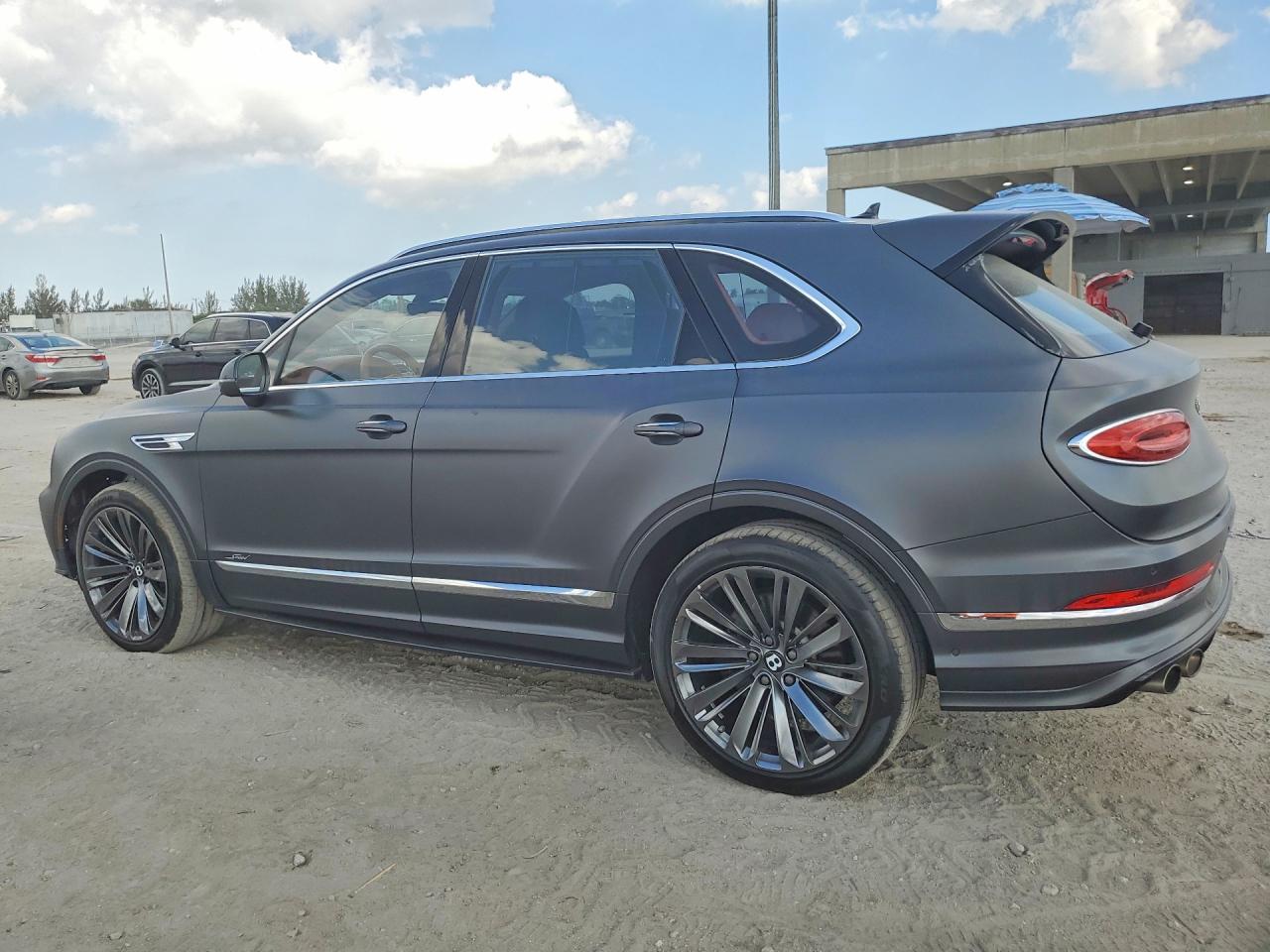 2021 Bentley Bentayga Speed - zdjęcie 2