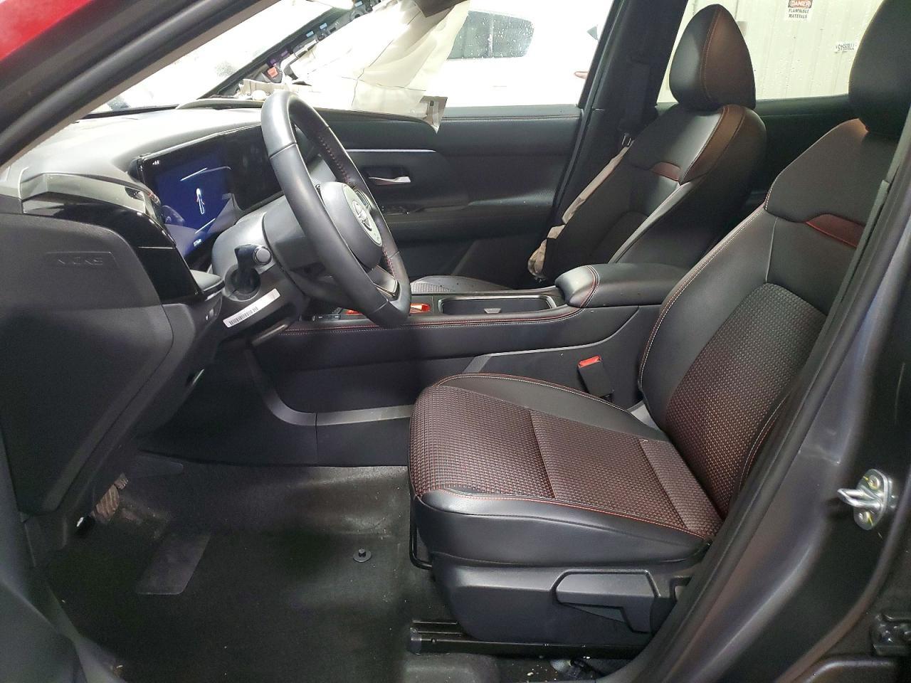 2025 Nissan Kicks Sr - zdjęcie 7