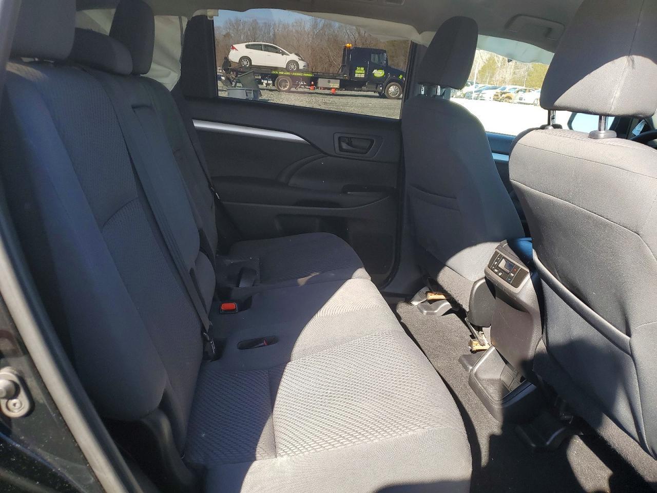 2019 Toyota Highlander Le - zdjęcie 11