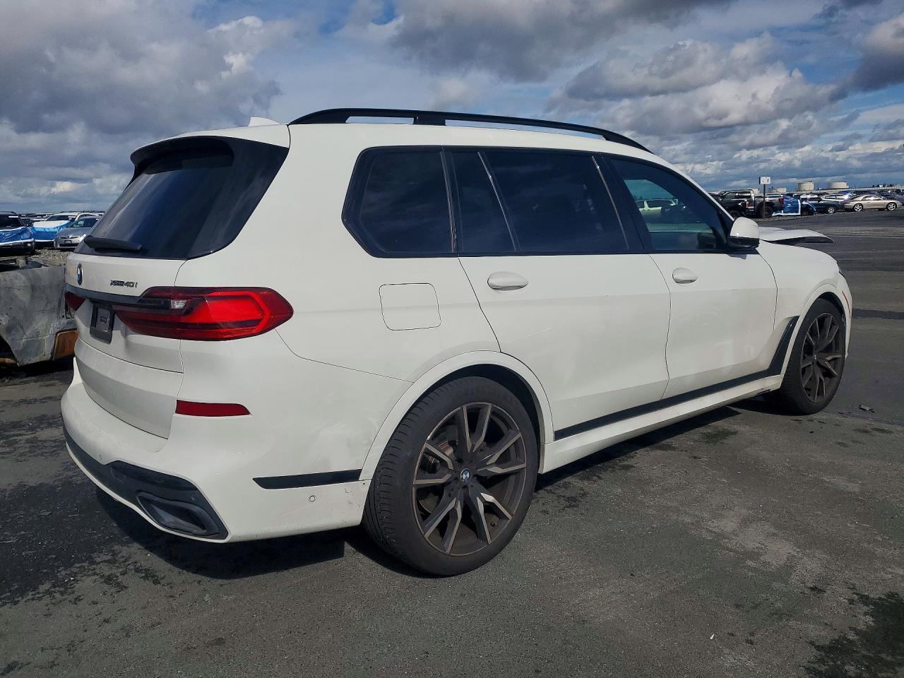 2022 BMW X7 xDrive40I - zdjęcie 3