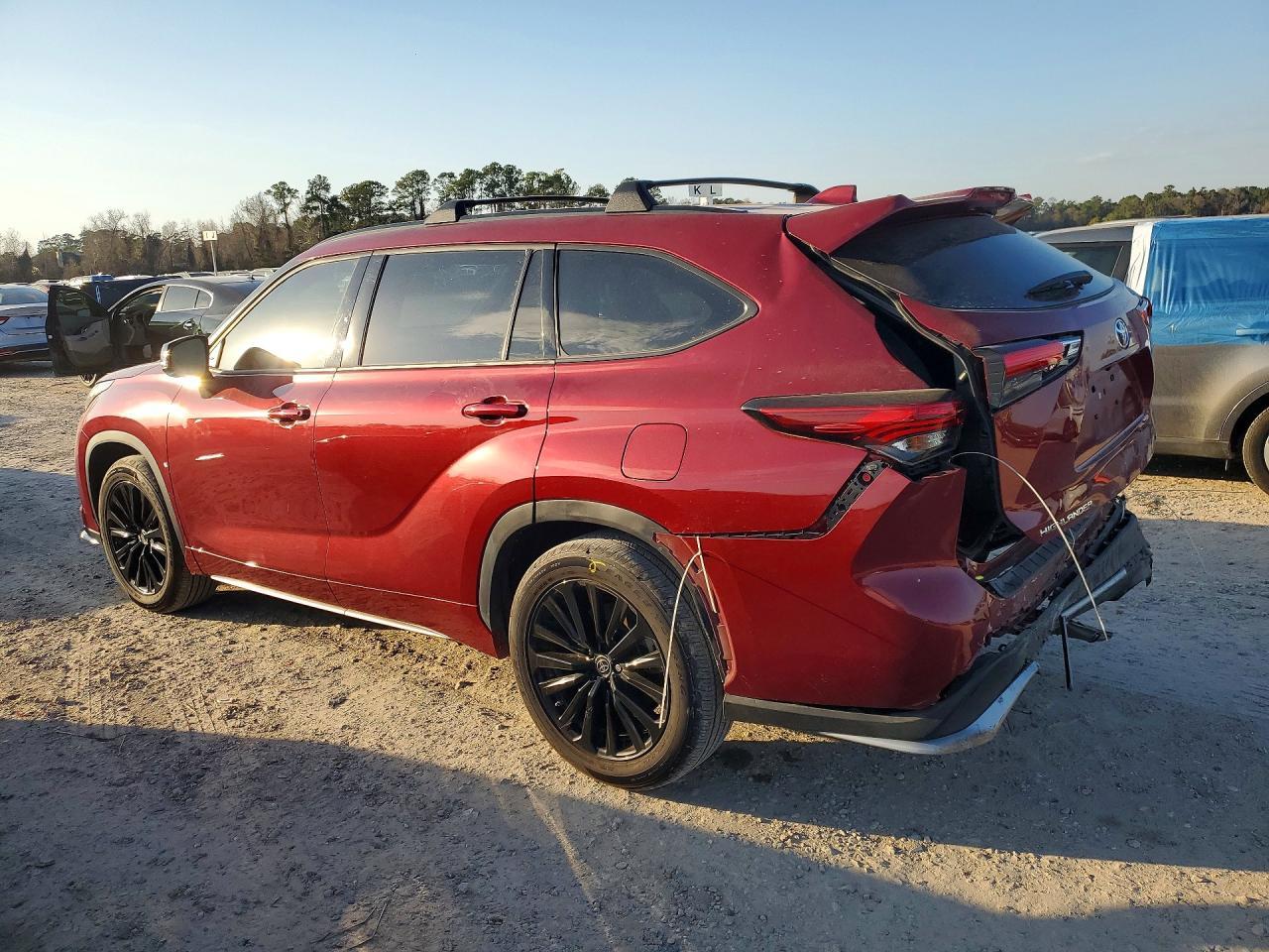 2023 Toyota Highlander L - zdjęcie 2
