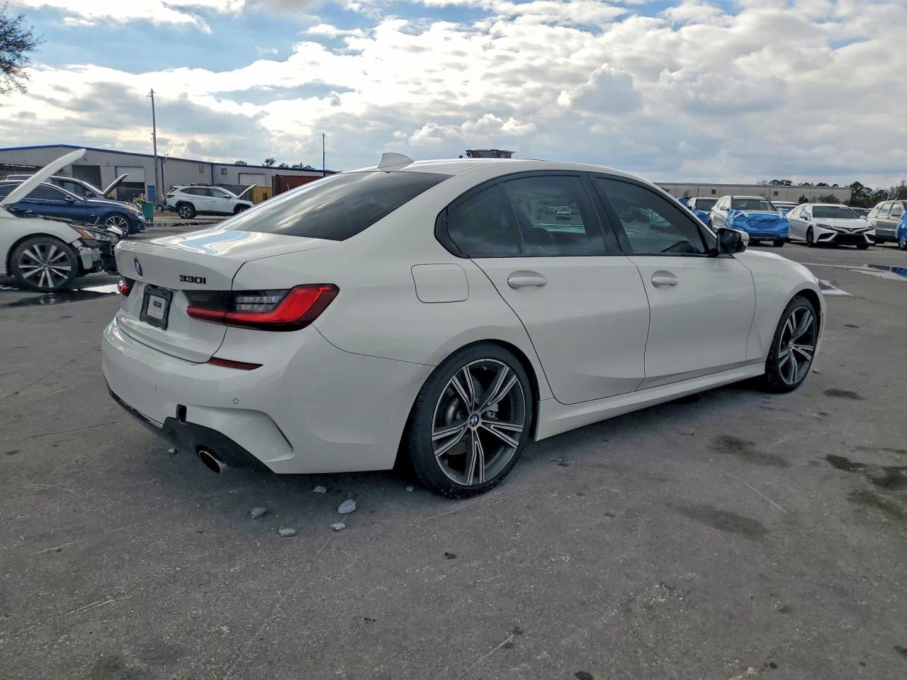 2019 BMW Motorrad 330I - zdjęcie 3