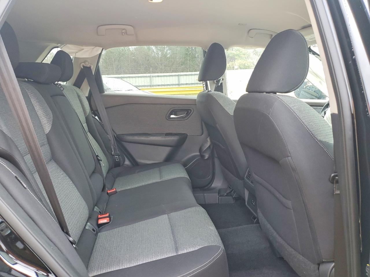 2022 Nissan Rogue Sv - zdjęcie 11