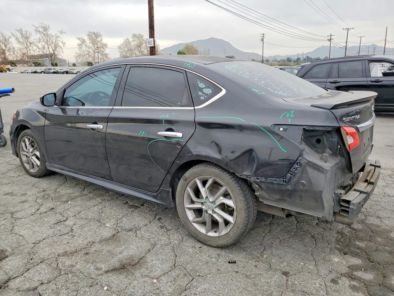 2014 Nissan Sentra S - zdjęcie 2
