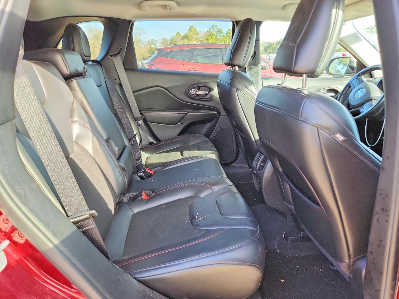 2020 Jeep Cherokee Trailhawk - zdjęcie 11