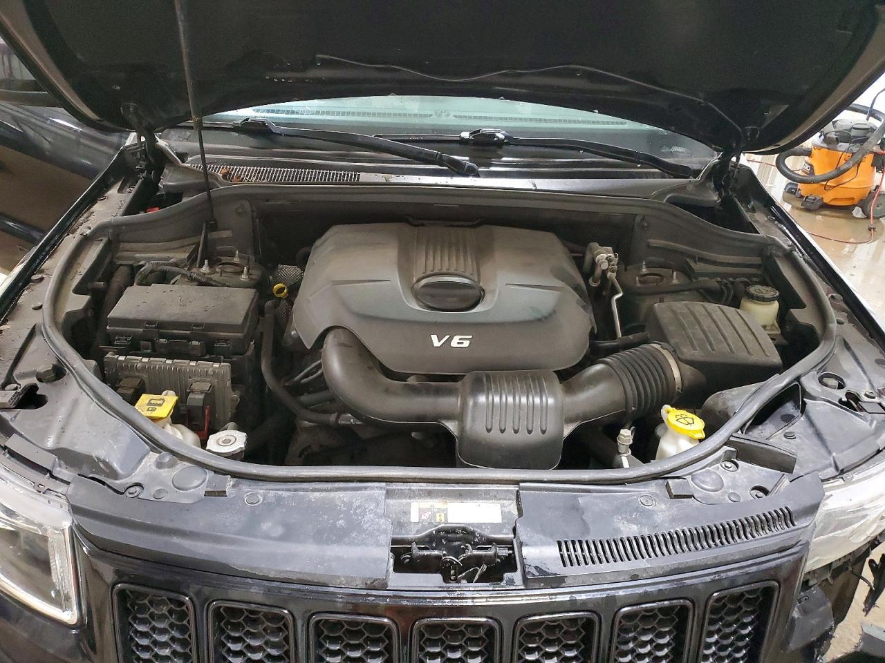 2015 Jeep Grand Cherokee Laredo - zdjęcie 12