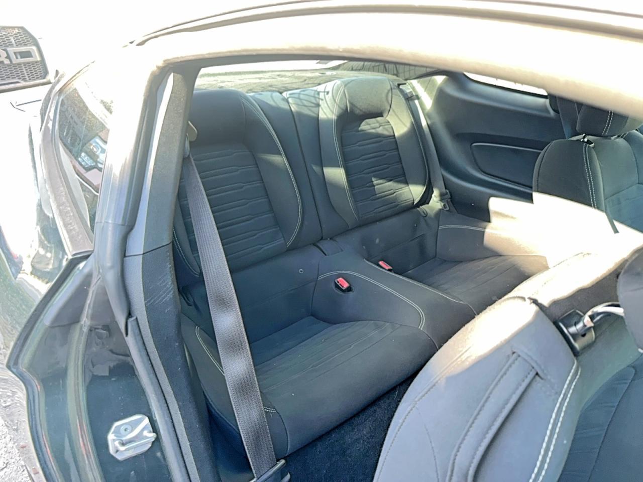 2015 Ford Mustang - zdjęcie 6