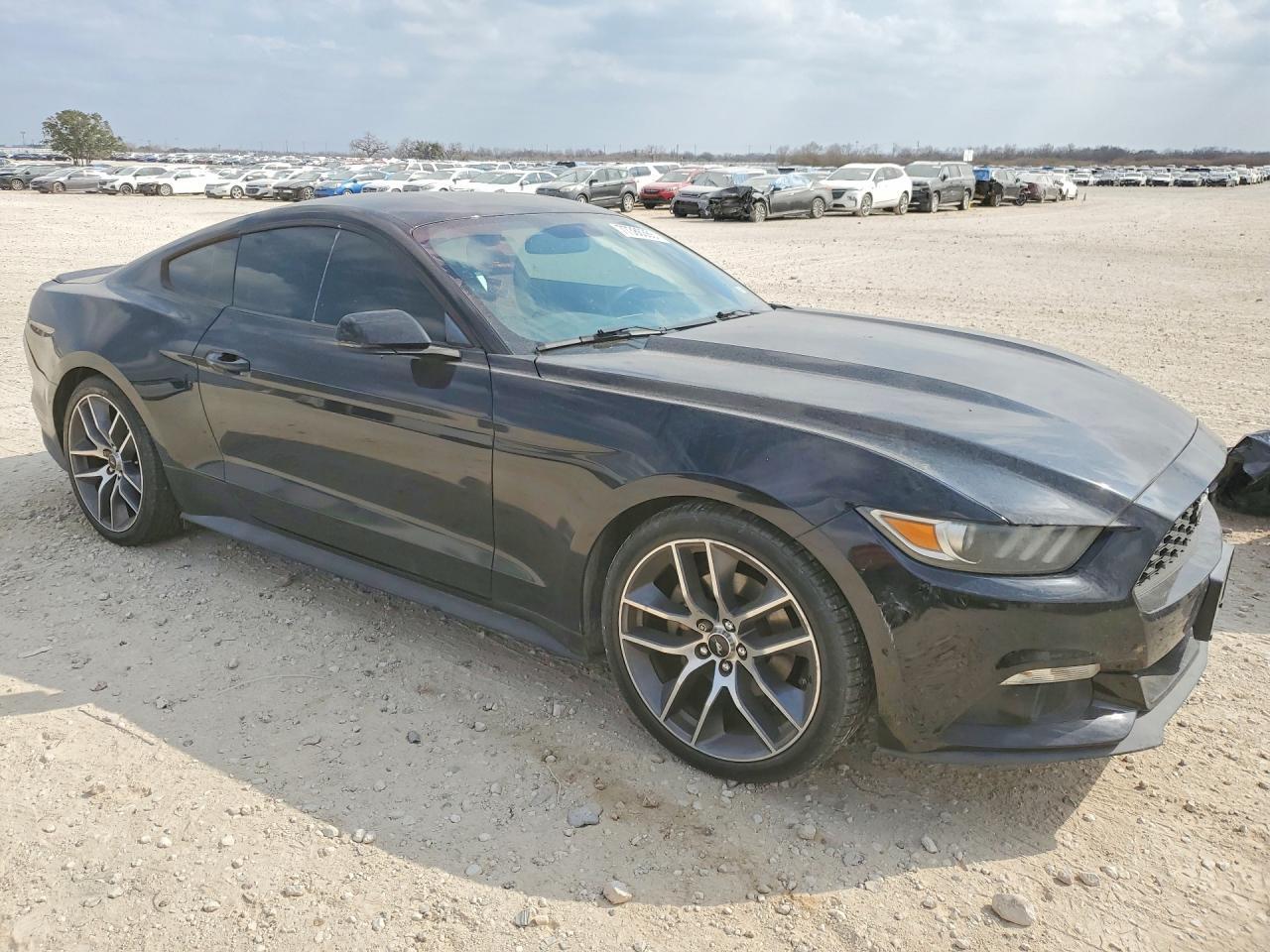 2016 Ford Mustang - zdjęcie 4